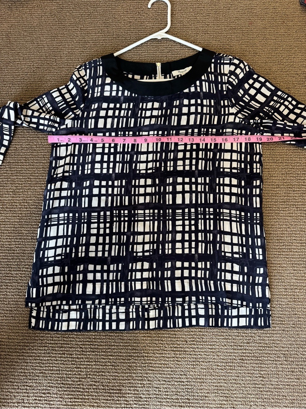 βοΈ MADEWELL Mulberry Silk Geometric Top - Picture 12 of 13
